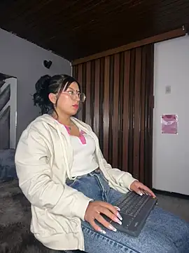 Snapshot of GabyLopez_Pink chatting on June 2026 03:34:02 AM GabyLopez Pink online show from June 2026 03:34:02 AM