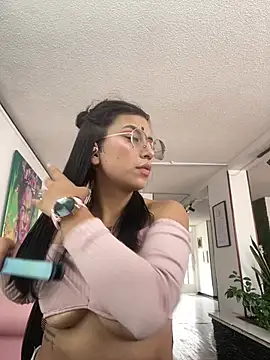 Snapshot of GabyLopez_Pink chatting on July 2026 06:51:02 PM GabyLopez Pink online show from July 2026 06:51:02 PM