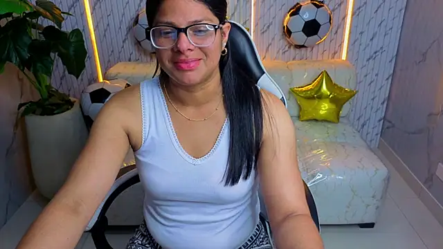 Snapshot of sarah_bay_tx chatting on June 2026 09:20:02 PM sarah bay tx online show from June 2026 09:20:02 PM