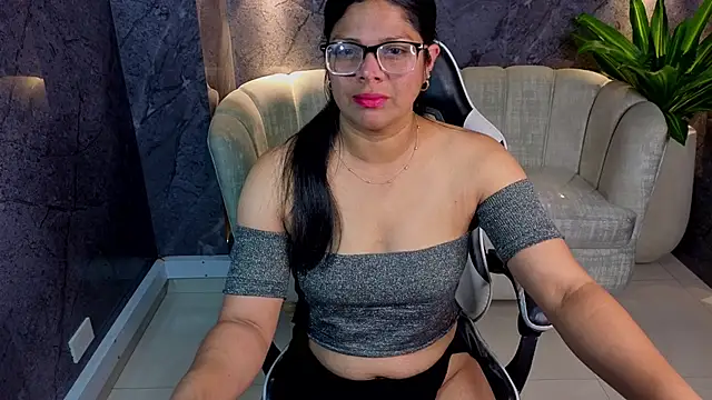 Snapshot of sarah_bay_tx chatting on August 2026 07:45:02 PM sarah bay tx online show from August 2026 07:45:02 PM