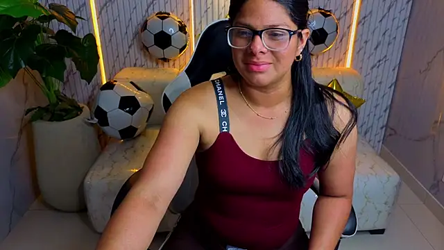 Snapshot of sarah_bay_tx chatting on June 2026 07:41:02 PM sarah bay tx online show from June 2026 07:41:02 PM