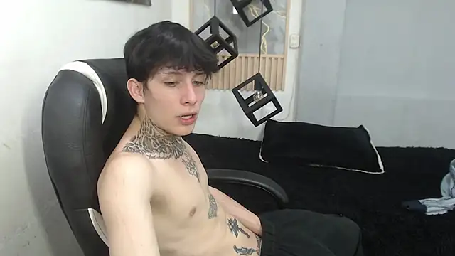 Snapshot of Cry_thereal chatting on June 2026 01:55:01 AM Cry thereal online show from June 2026 01:55:01 AM