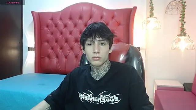 Snapshot of Cry_thereal chatting on June 2026 08:48:01 PM Cry thereal online show from June 2026 08:48:01 PM