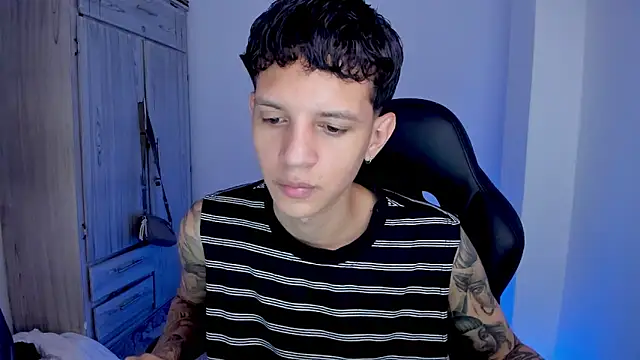 tylerrnova online show from August 2026 03:25:02 AM