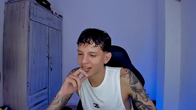 tylerrnova online show from August 2026 04:10:01 AM