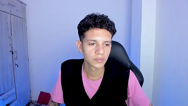 tylerrnova online show from July 2026 04:19:01 AM