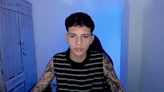 tylerrnova online show from June 2026 04:01:01 AM