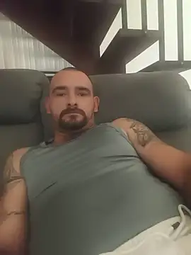 Snapshot of Titi31000toulouse chatting on June 2026 12:26:02 PM Titi31000toulouse online show from June 2026 12:26:02 PM