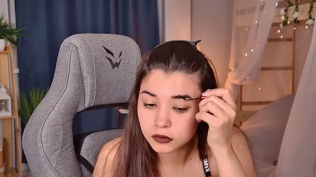 VivienneBlackwood online show from June 2026 07:46:02 AM
