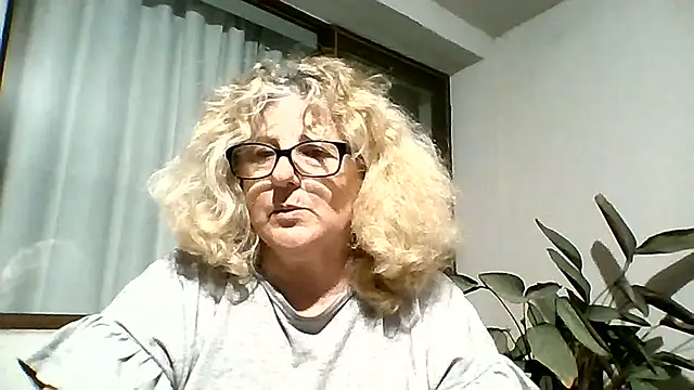 NoraMelow online show from August 2026 09:01:01 PM