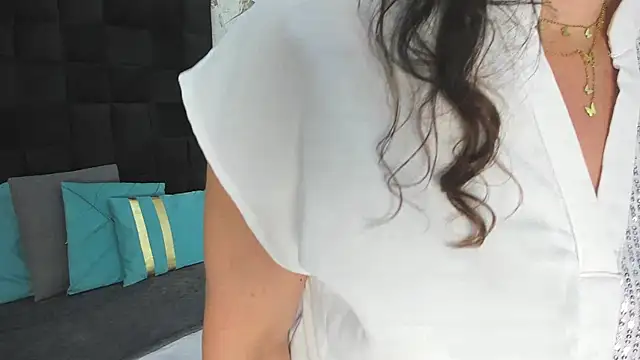 Snapshot of CharlotteG_ chatting on August 2026 01:20:02 PM CharlotteG online show from August 2026 01:20:02 PM