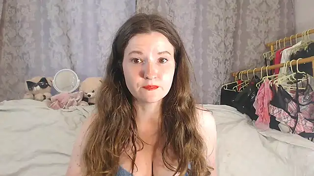 ChloeBrooklyn online show from June 2026 02:04:01 PM