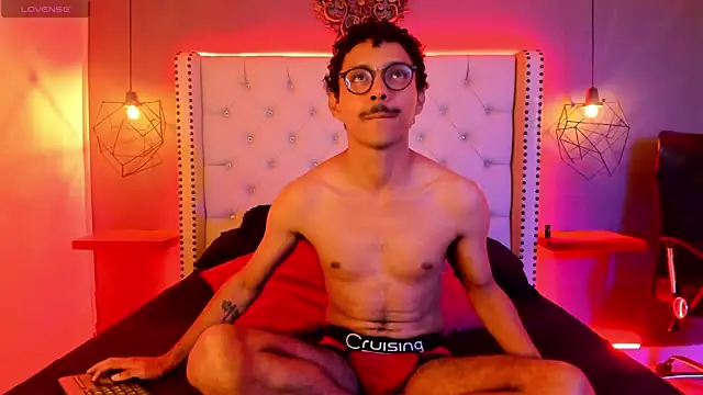 Snapshot of Twunk_miguel chatting on July 2026 02:51:02 AM Twunk miguel online show from July 2026 02:51:02 AM