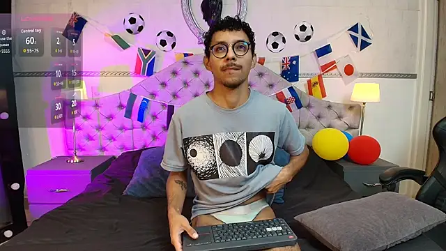 Snapshot of Twunk_miguel chatting on June 2026 12:21:02 PM Twunk miguel online show from June 2026 12:21:02 PM