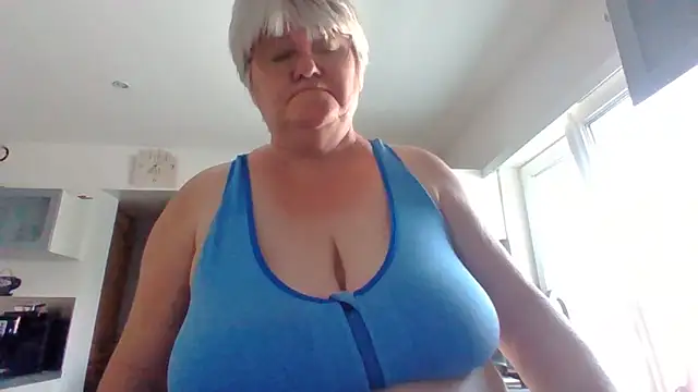 Snapshot of coquinesensuel chatting on June 2026 12:10:02 PM coquinesensuel online show from June 2026 12:10:02 PM