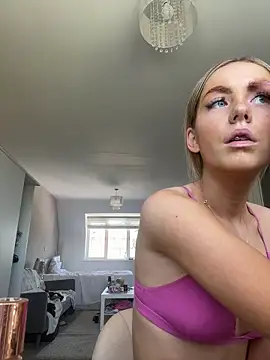 Snapshot of sophiemae chatting on July 2026 10:21:01 AM sophiemae online show from July 2026 10:21:01 AM