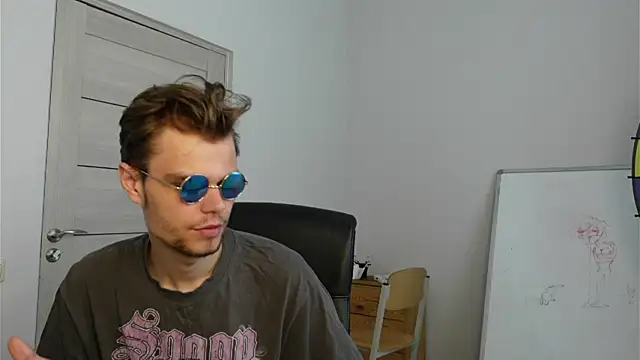 Niko Logan online show from June 2026 01:17:01 PM
