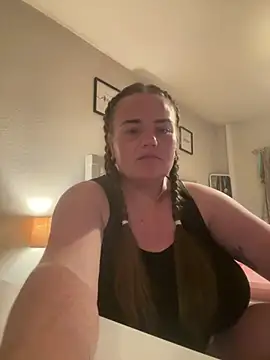Snapshot of Bustygem_ chatting on June 2026 09:34:01 PM Bustygem online show from June 2026 09:34:01 PM