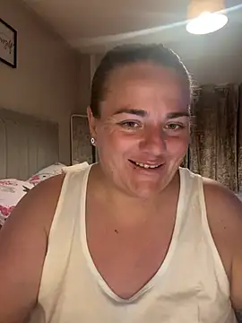 Snapshot of Bustygem_ chatting on July 2026 10:31:01 PM Bustygem online show from July 2026 10:31:01 PM
