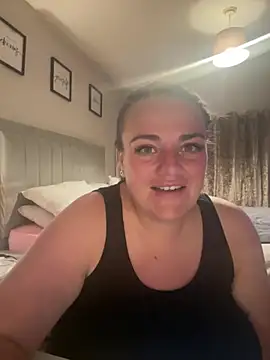 Snapshot of Bustygem_ chatting on July 2026 10:49:02 PM Bustygem online show from July 2026 10:49:02 PM