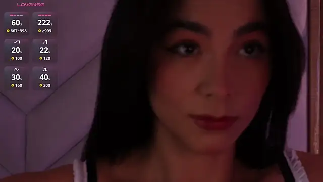 Snapshot of imLeanna_ chatting on July 2026 10:43:01 PM imLeanna online show from July 2026 10:43:01 PM