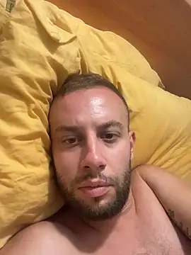 Snapshot of tittolone98 chatting on August 2026 01:43:01 AM tittolone98 online show from August 2026 01:43:01 AM