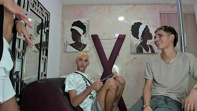 Snapshot of RED_BOYS1 chatting on June 2026 08:35:02 AM RED BOYS1 online show from June 2026 08:35:02 AM