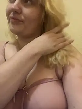mzzfettyblu online show from July 2026 09:31:01 AM