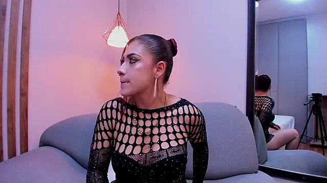 DarlyHooper   online show from June 2026 12:22:01 PM