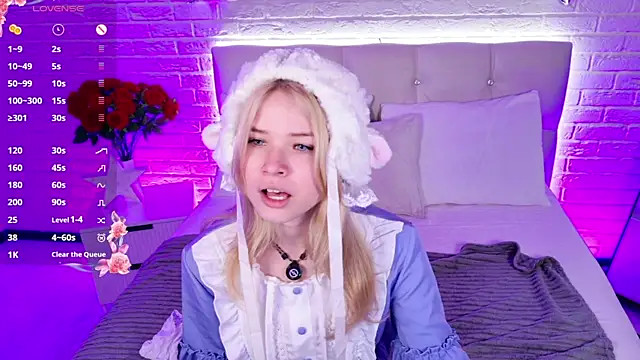 ChloeWells online show from August 2026 03:35:01 AM