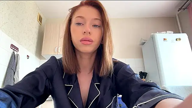 Snapshot of LilyBIoom chatting on June 2026 04:17:01 AM LilyBIoom online show from June 2026 04:17:01 AM