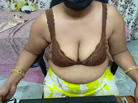 Snapshot of its-fareen chatting on June 2026 04:40:02 AM its-fareen online show from June 2026 04:40:02 AM