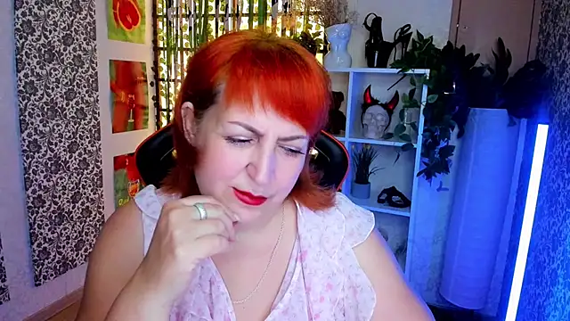 Joana Woods online show from August 2026 02:09:02 AM