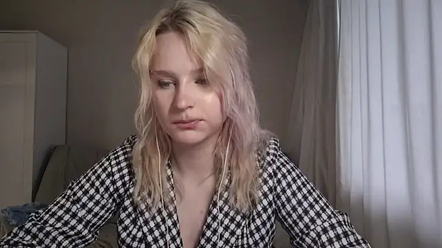 BloomMoon online show from June 2026 12:16:02 PM