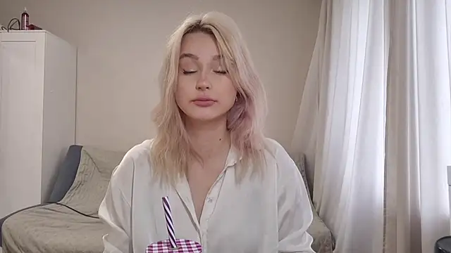 BloomMoon online show from June 2026 12:21:01 PM
