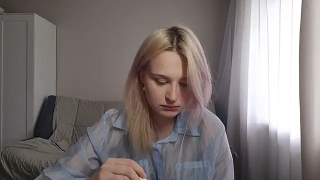 BloomMoon online show from June 2026 11:05:01 AM