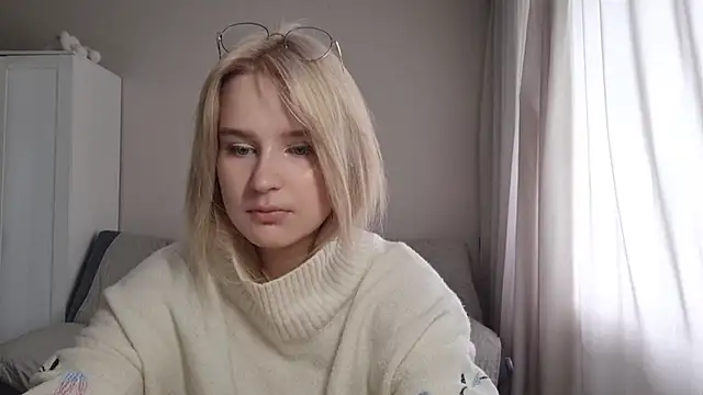 BloomMoon online show from July 2026 10:48:02 AM