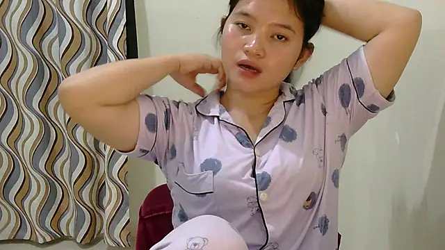 Fhwilloughbyxx online show from June 2026 10:53:01 AM