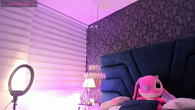 SteisyRoss online show from August 2026 12:04:02 AM