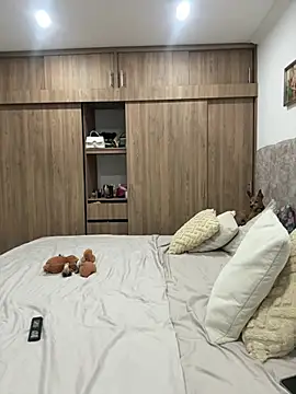 Valen Milf4u online show from July 2026 11:11:01 AM