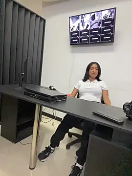 Snapshot of Julieta_Vegaax chatting on June 2026 03:12:02 AM Julieta Vegaax online show from June 2026 03:12:02 AM
