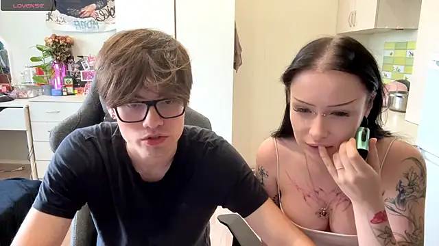 JadeNoiiir online show from June 2026 11:16:01 AM