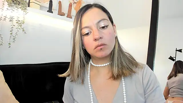 Ariana blonde online show from July 2026 12:12:02 PM