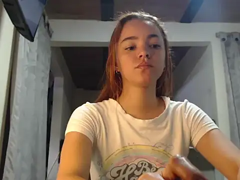estrella-cutte online show from July 2026 05:04:01 PM