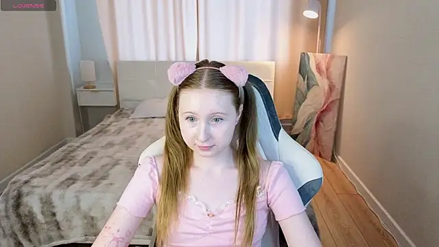 LiliTiny online show from June 2026 05:12:01 AM