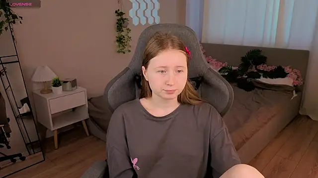 LiliTiny online show from July 2026 04:19:01 AM