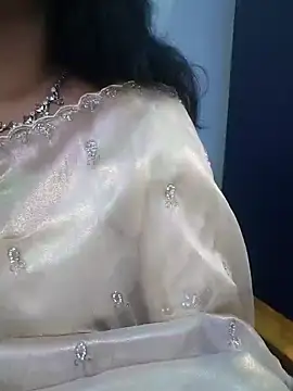 Snapshot of Zaara-Rose chatting on June 2026 05:30:01 PM Zaara-Rose online show from June 2026 05:30:01 PM