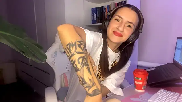 Snapshot of Monica_Cutersseys chatting on June 2026 05:52:01 PM Monica Cutersseys online show from June 2026 05:52:01 PM