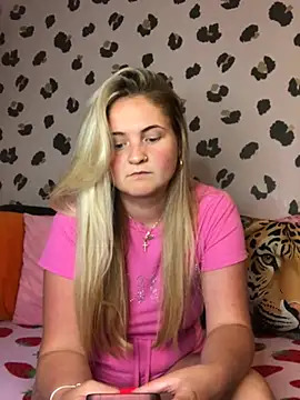 Juicy BabeXo online show from June 2026 08:04:01 PM