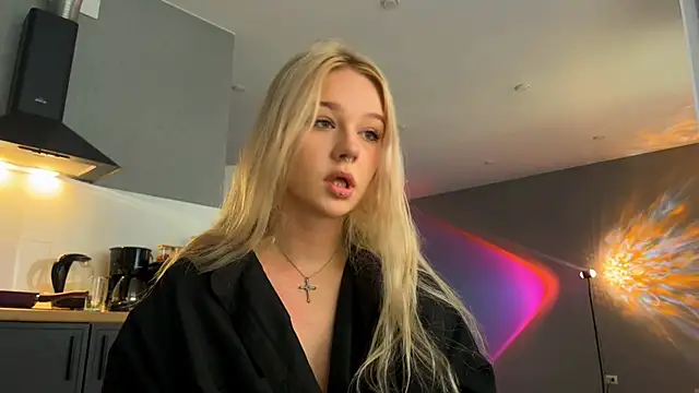 Snapshot of MichelleMargiela chatting on August 2026 10:21:01 AM MichelleMargiela online show from August 2026 10:21:01 AM